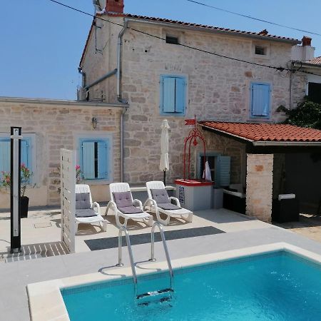 Holiday Home Peruški Eksteriør billede