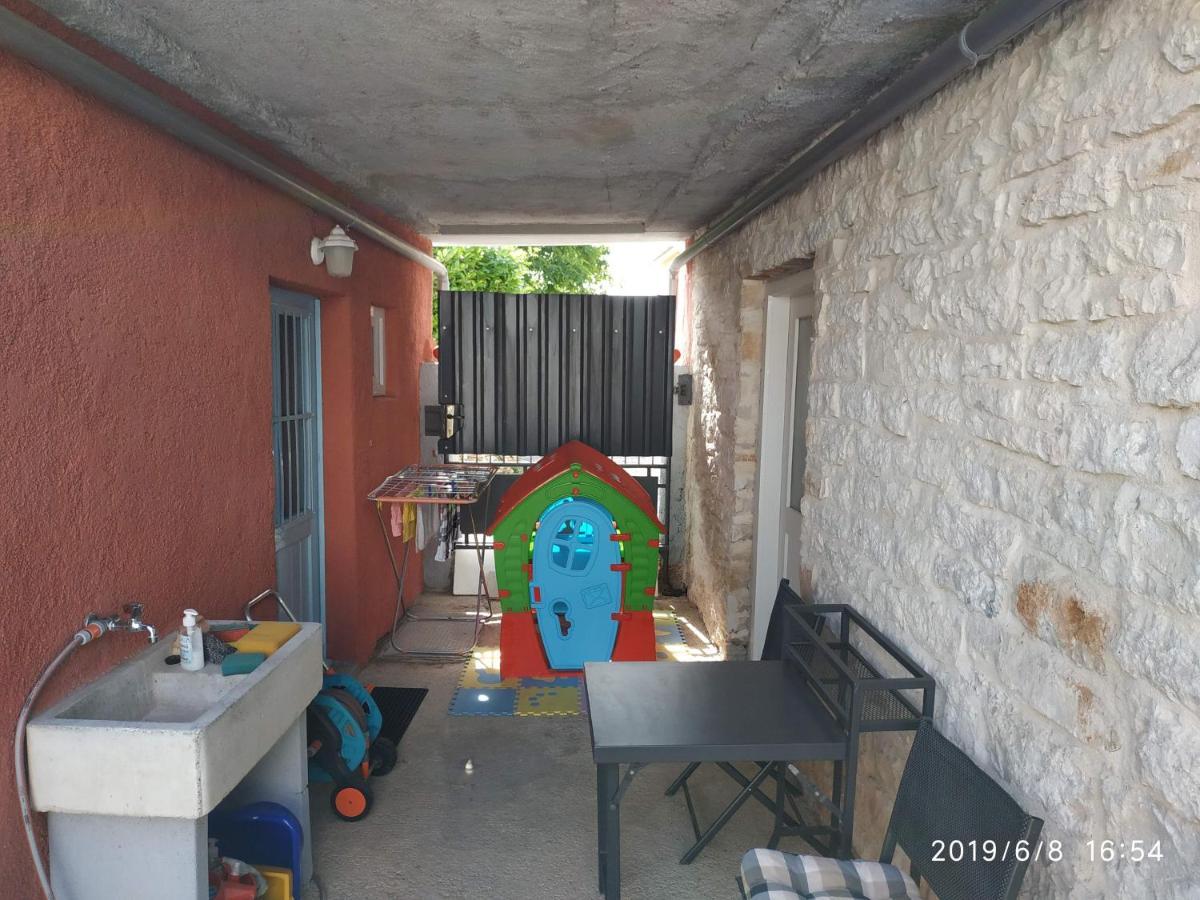 Holiday Home Peruški Eksteriør billede